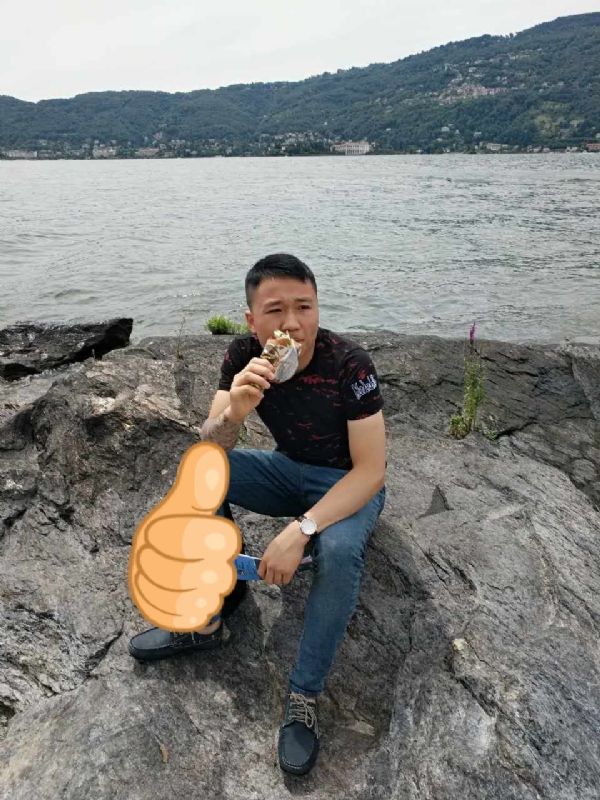 绚烂背后的平淡的第一张照片--福建相亲网