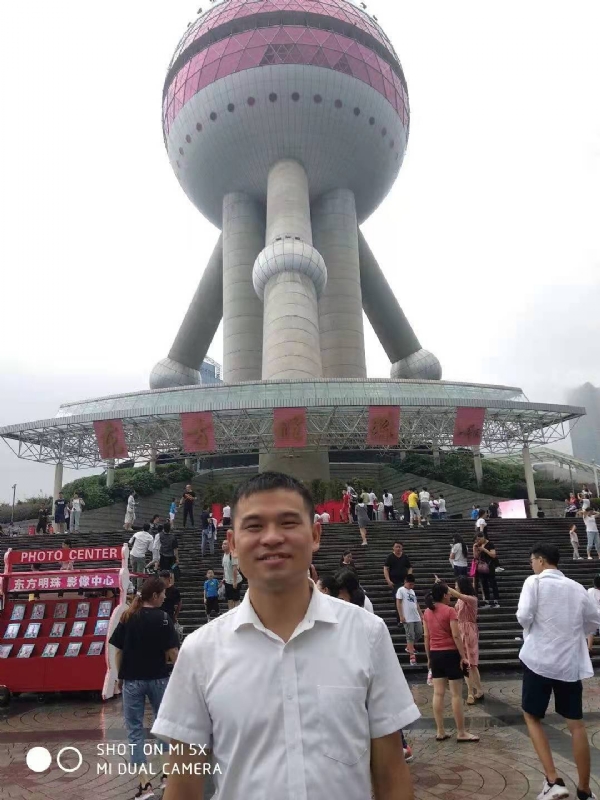 小猫吃老鼠的第一张照片--福建相亲网
