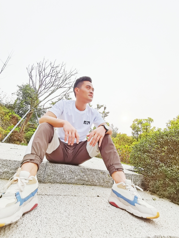 一个人，干净利落的第一张照片--福建相亲网