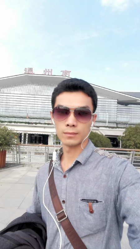 错把真心喂了狗的第三张照片--福建相亲网